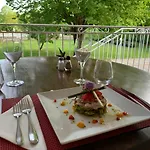 Logis - Restaurant Domaine Les Falaises فندق مارتيل