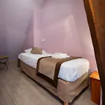 Logis - Restaurant Domaine Les Falaises فندق مارتيل