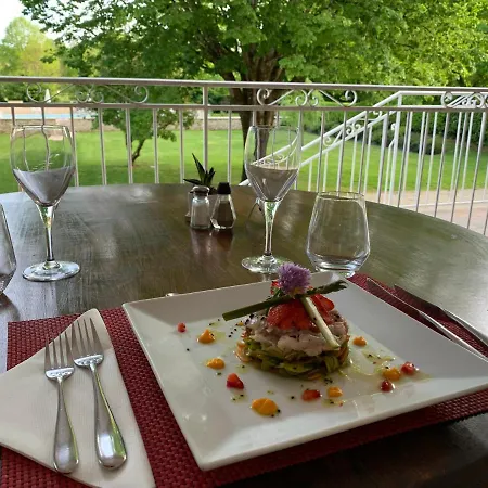 Logis - Restaurant Domaine Les Falaises ホテル マルテル