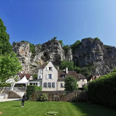 Logis - Restaurant Domaine Les Falaises 3* マルテル