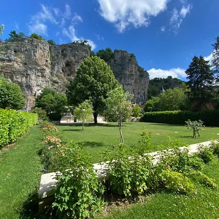 Logis - Restaurant Domaine Les Falaises マルテル