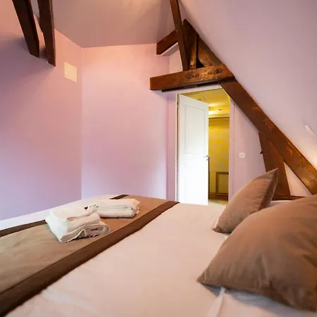 ホテル Logis - Restaurant Domaine Les Falaises 3*