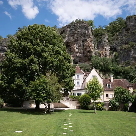 Logis - Restaurant Domaine Les Falaises 3*
