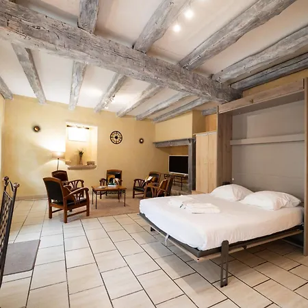 ホテル Logis - Restaurant Domaine Les Falaises