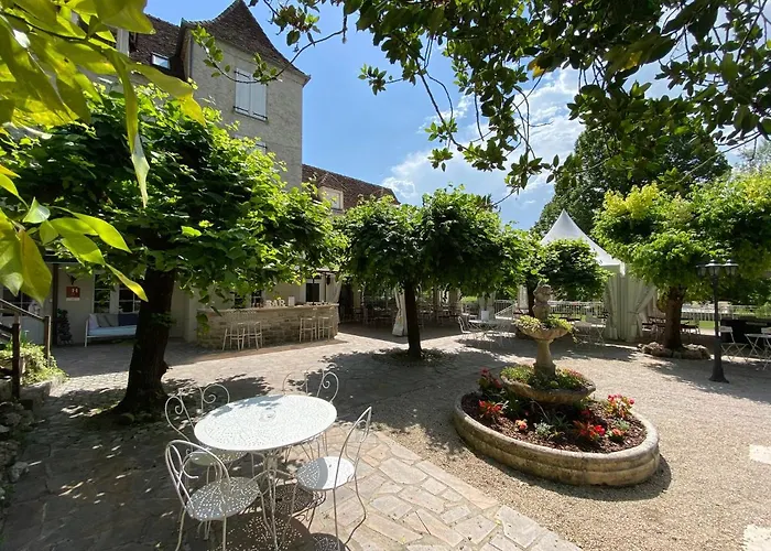 Logis - Restaurant Domaine Les Falaises Szálloda