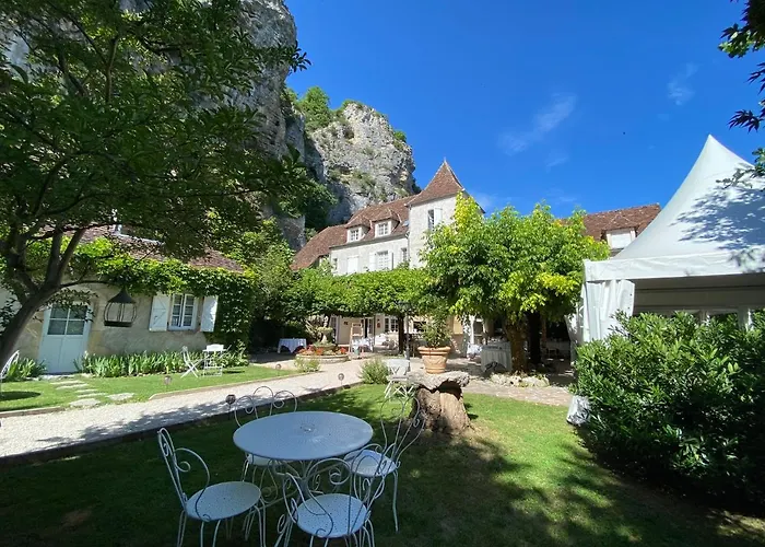 Logis - Restaurant Domaine Les Falaises Hotel Martel