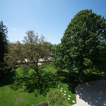 Logis - Restaurant Domaine Les Falaises 3* مارتيل