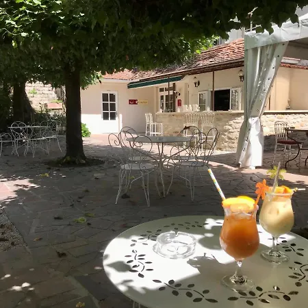 Logis - Restaurant Domaine Les Falaises 3* 马特尔