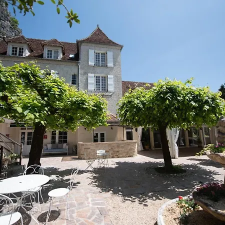 Logis - Restaurant Domaine Les Falaises 3*