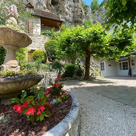 Logis - Restaurant Domaine Les Falaises 3*