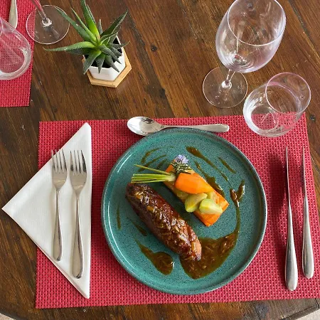 Logis - Restaurant Domaine Les Falaises