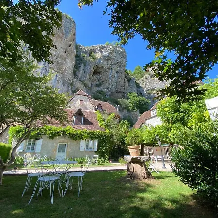 Logis - Restaurant Domaine Les Falaises Otel