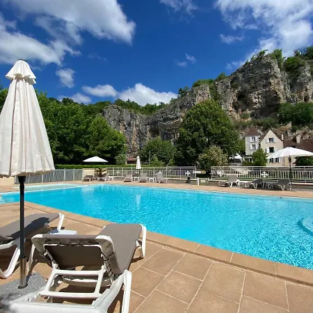 Logis - Restaurant Domaine Les Falaises مارتيل