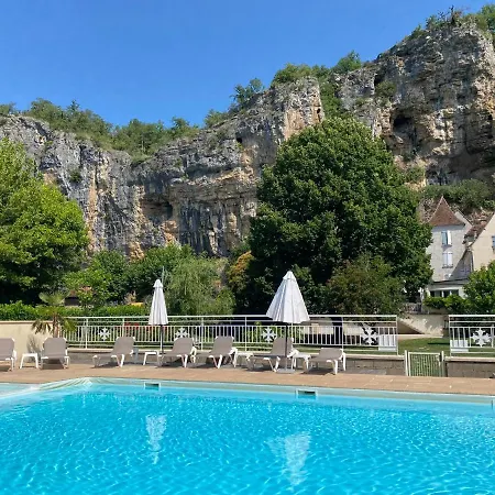 Ξενοδοχείο Logis - Restaurant Domaine Les Falaises 3*