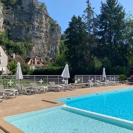 Logis - Restaurant Domaine Les Falaises مارتيل