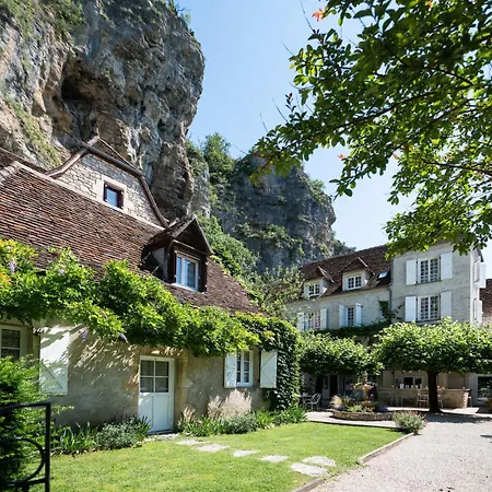 Logis - Restaurant Domaine Les Falaises Hotel