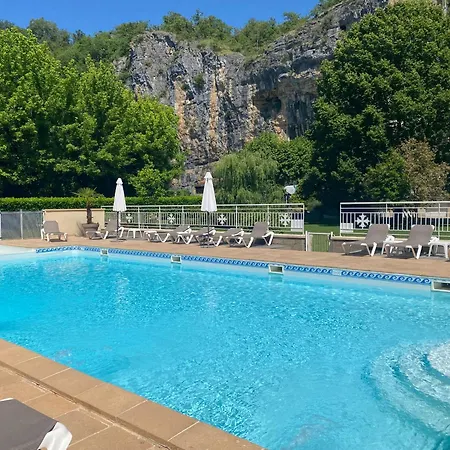 Logis - Restaurant Domaine Les Falaises 马特尔