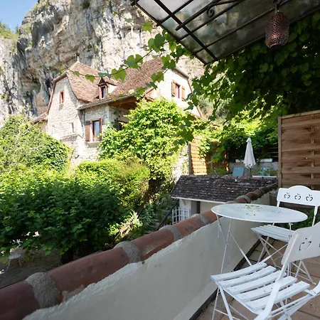 Logis - Restaurant Domaine Les Falaises Otel