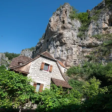 Hotel Logis - Restaurant Domaine Les Falaises 3*