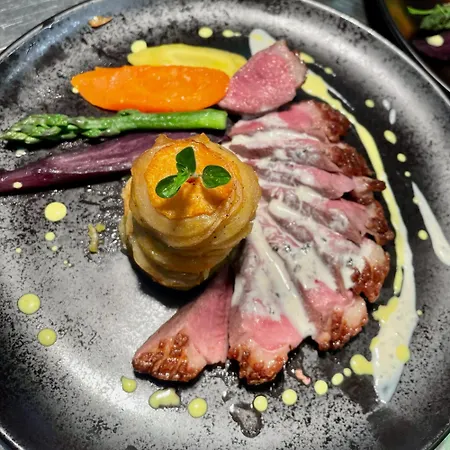 فندق Logis - Restaurant Domaine Les Falaises مارتيل