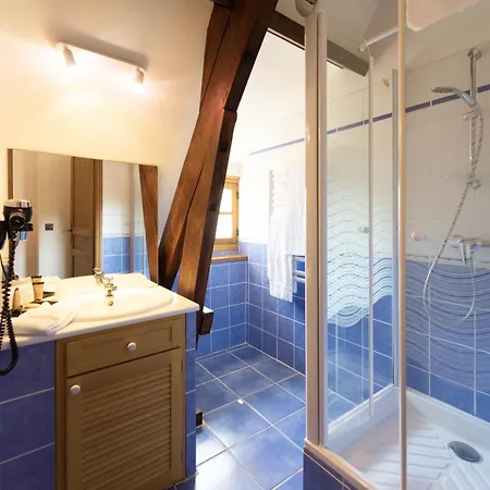 Logis - Restaurant Domaine Les Falaises 3*