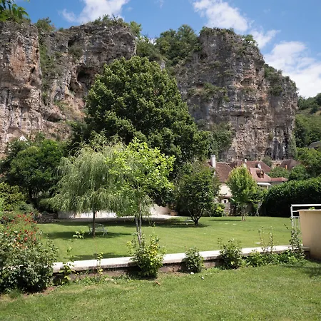 Logis - Restaurant Domaine Les Falaises Otel