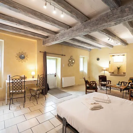 Logis - Restaurant Domaine Les Falaises Otel 3*