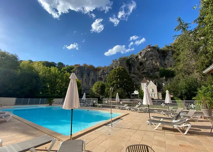 Logis - Restaurant Domaine Les Falaises 3* 马特尔