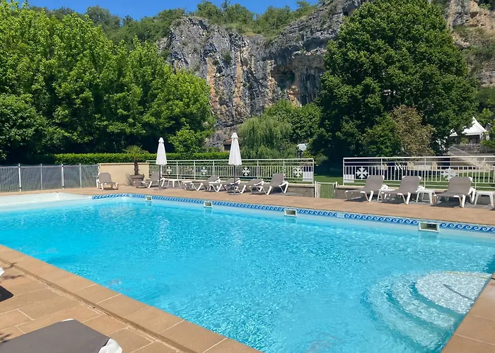 Logis - Restaurant Domaine Les Falaises 马特尔